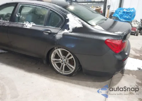 2012 BMW 750Li из США, поврежденный, VIN WBAKB8C57CC963728